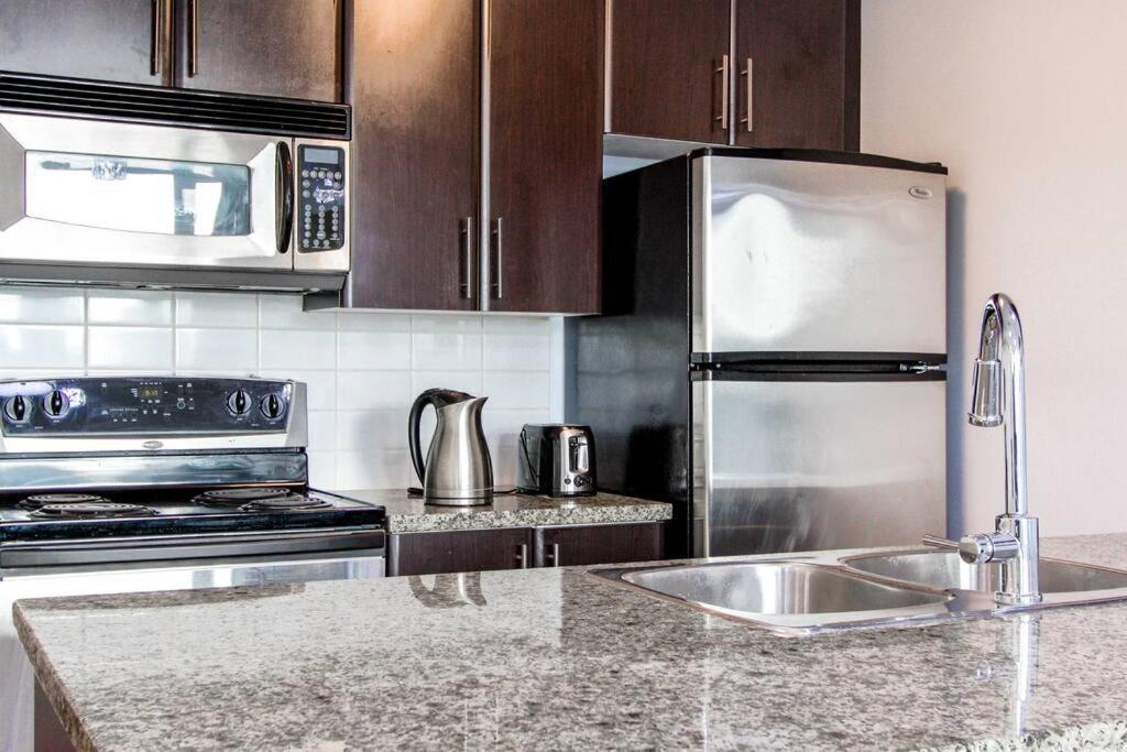 Downtown 1 Bedroom Water View Condo Vancouver Dış mekan fotoğraf