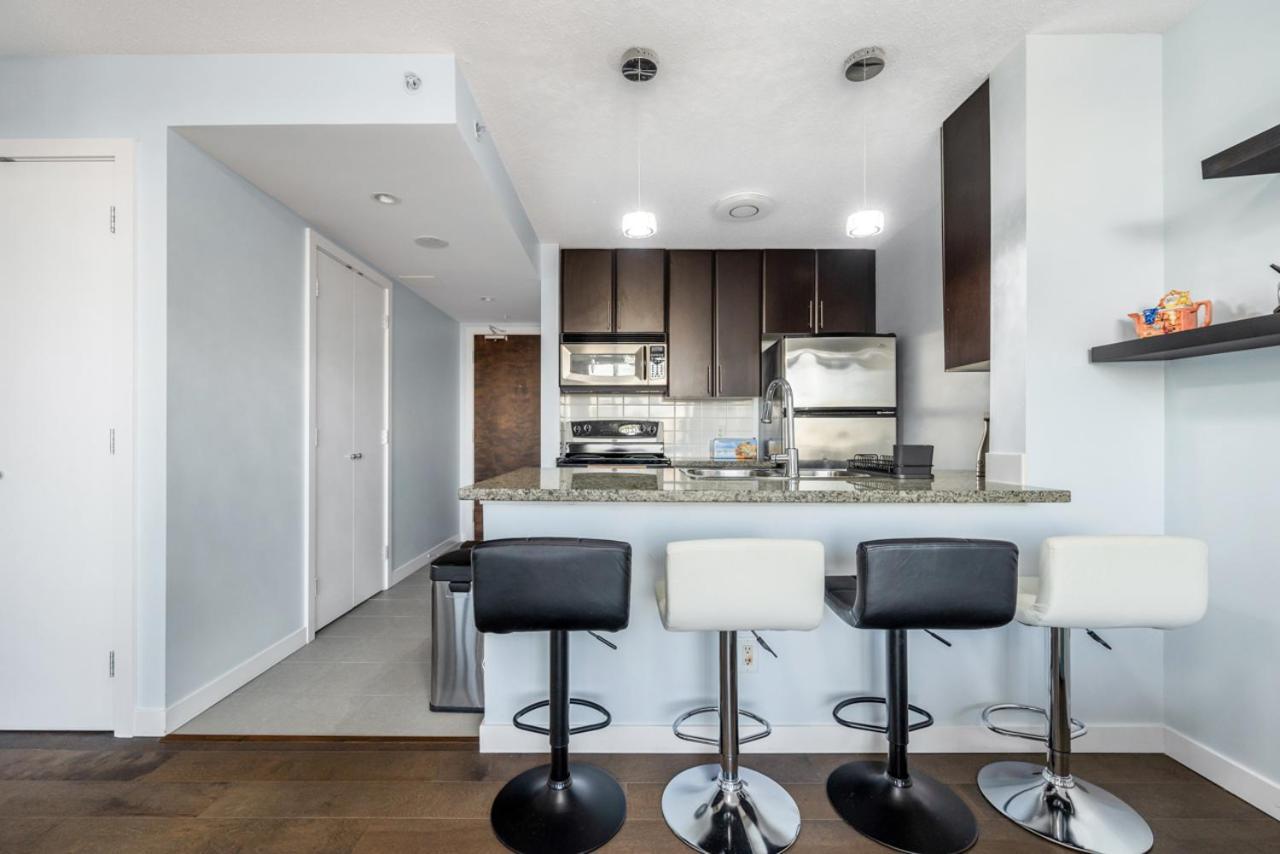 Downtown 1 Bedroom Water View Condo Vancouver Dış mekan fotoğraf